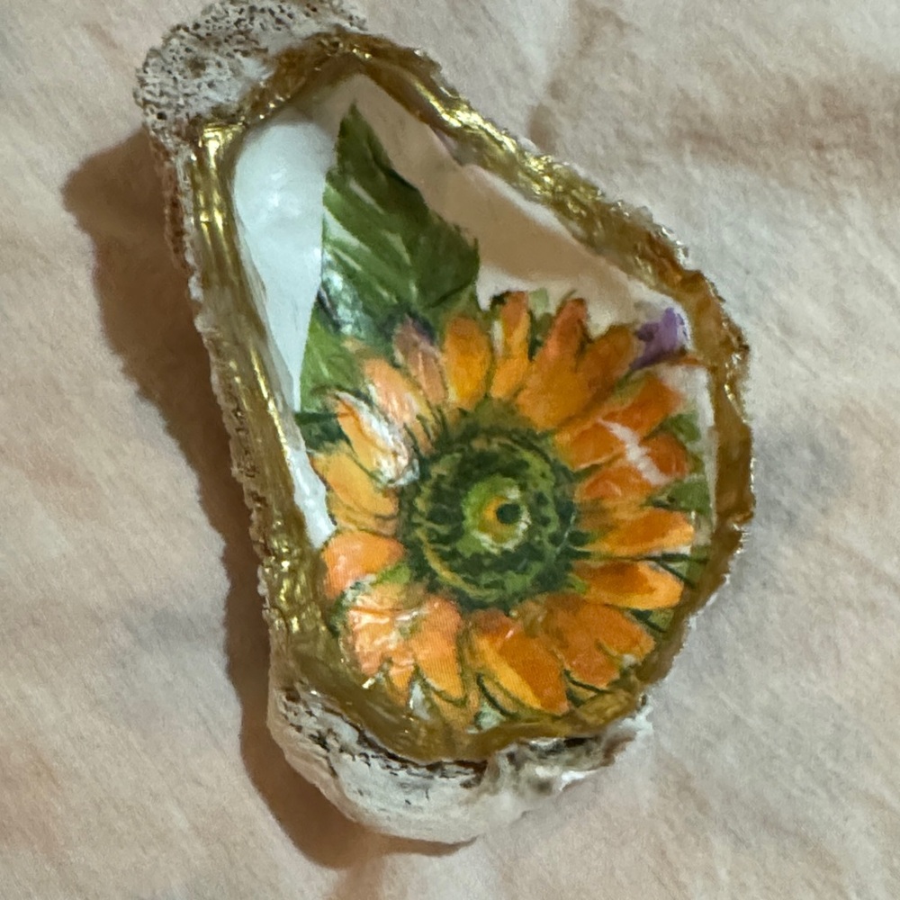 Handcrafted oyster shell!! - Picture 2 of 6